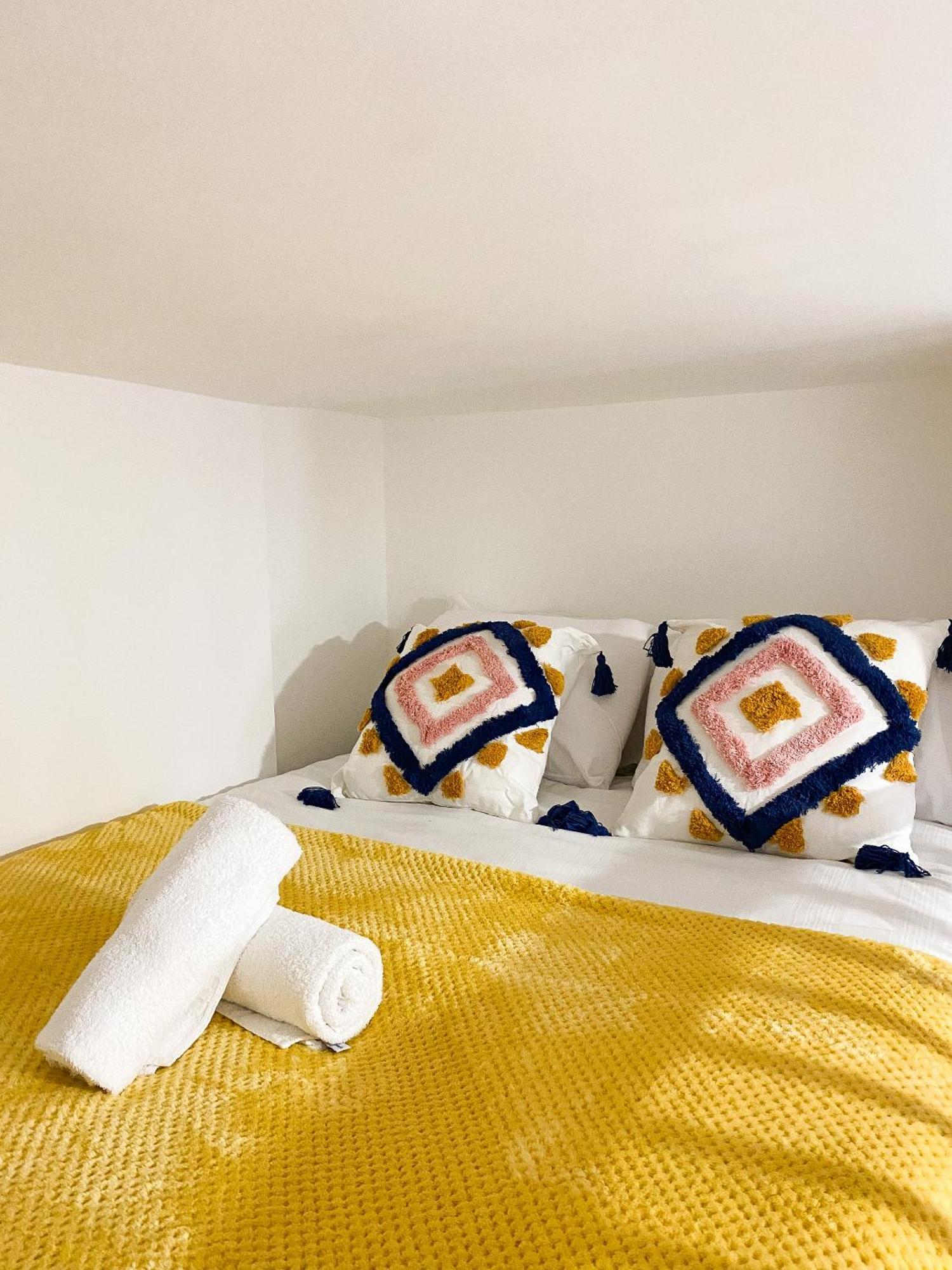 Modern Studios Queenspark London Ngoại thất bức ảnh