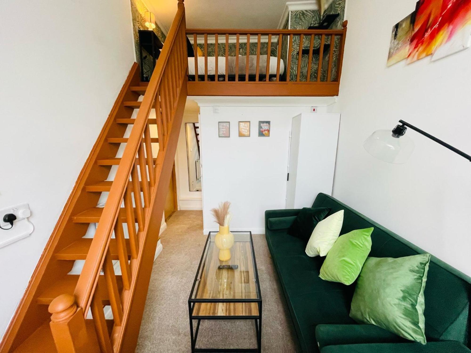 Modern Studios Queenspark London Phòng bức ảnh