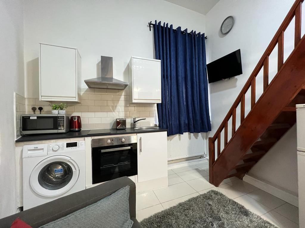 Modern Studios Queenspark London Phòng bức ảnh