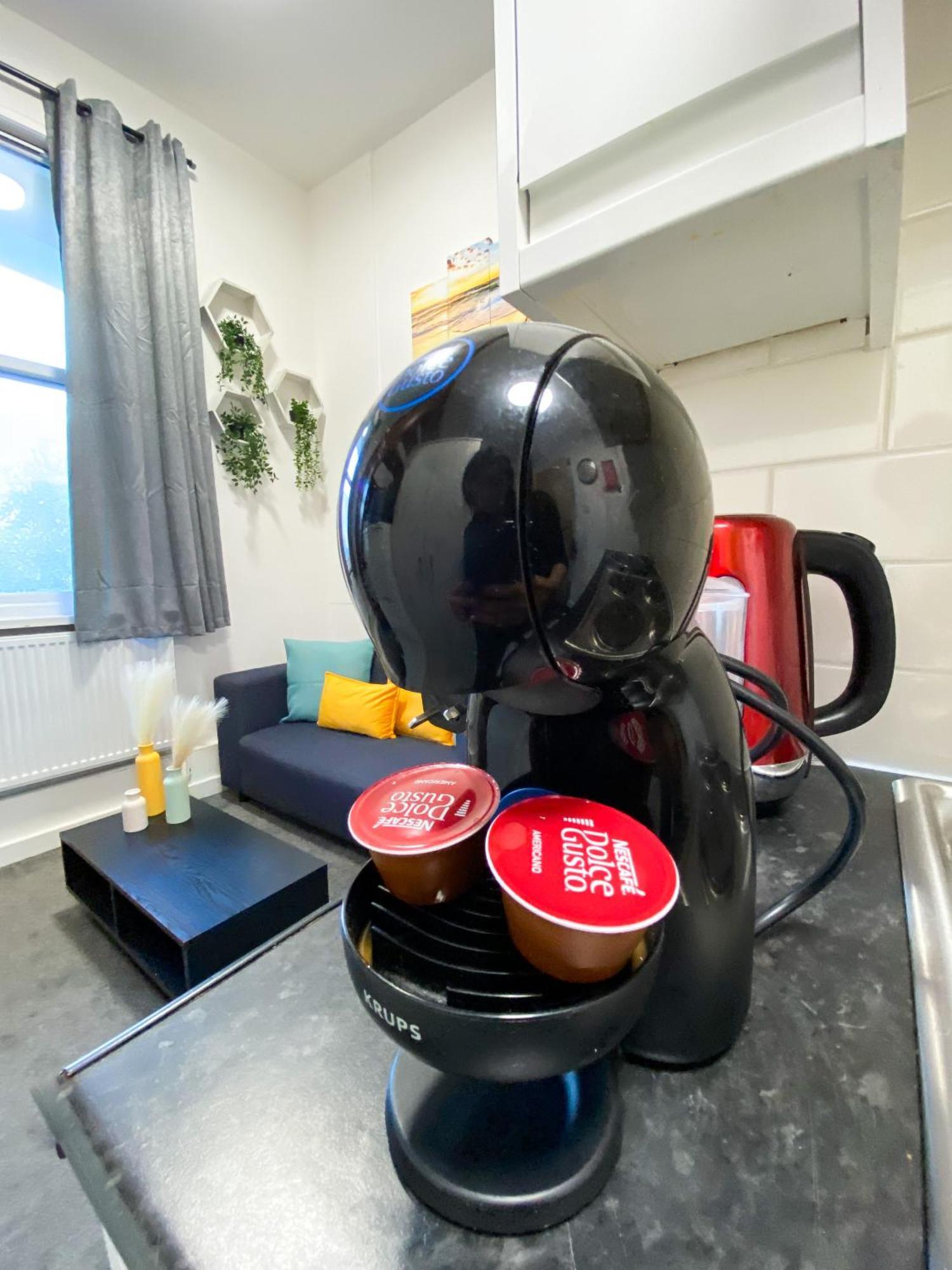 Modern Studios Queenspark London Phòng bức ảnh
