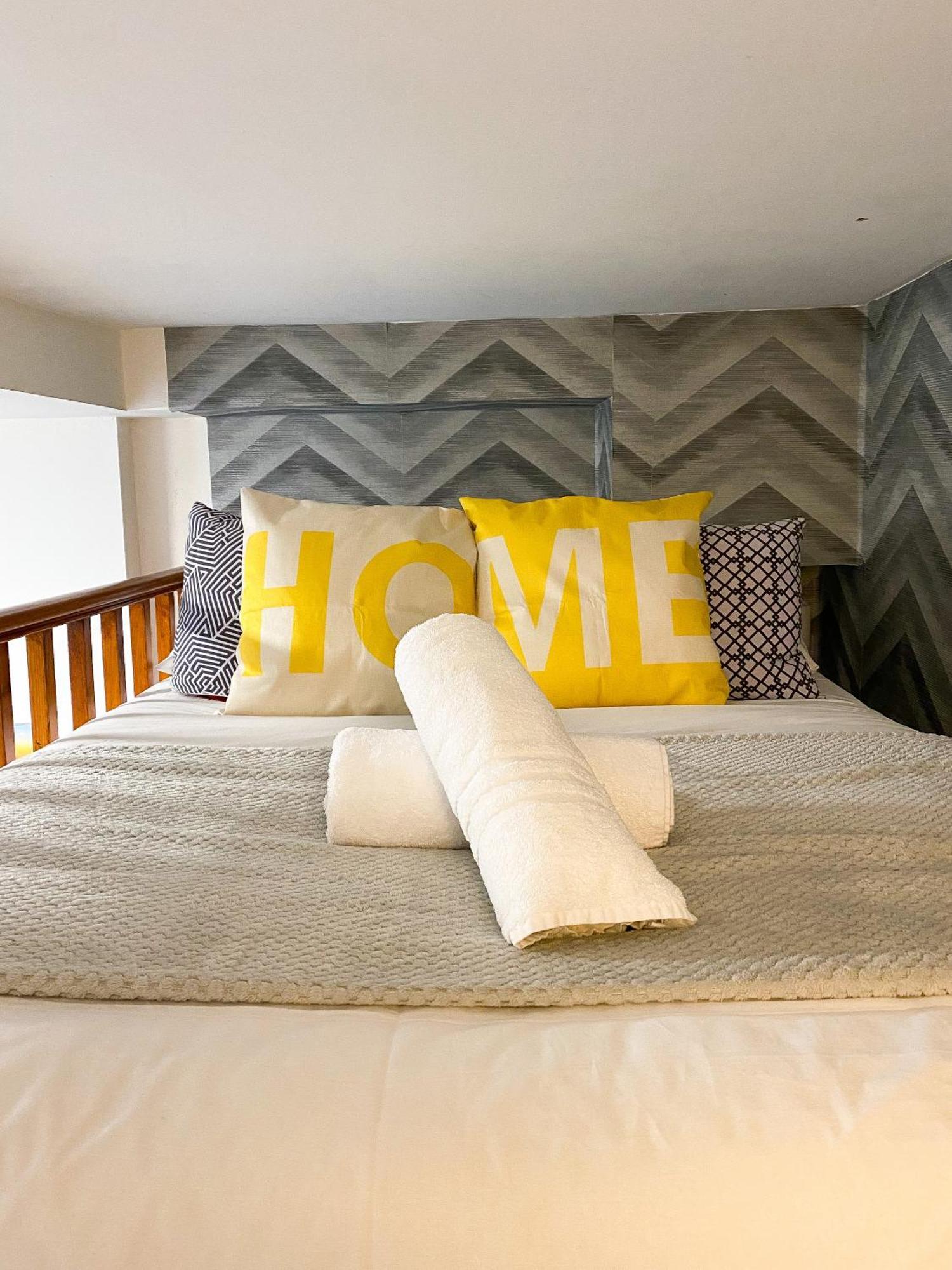 Modern Studios Queenspark London Phòng bức ảnh
