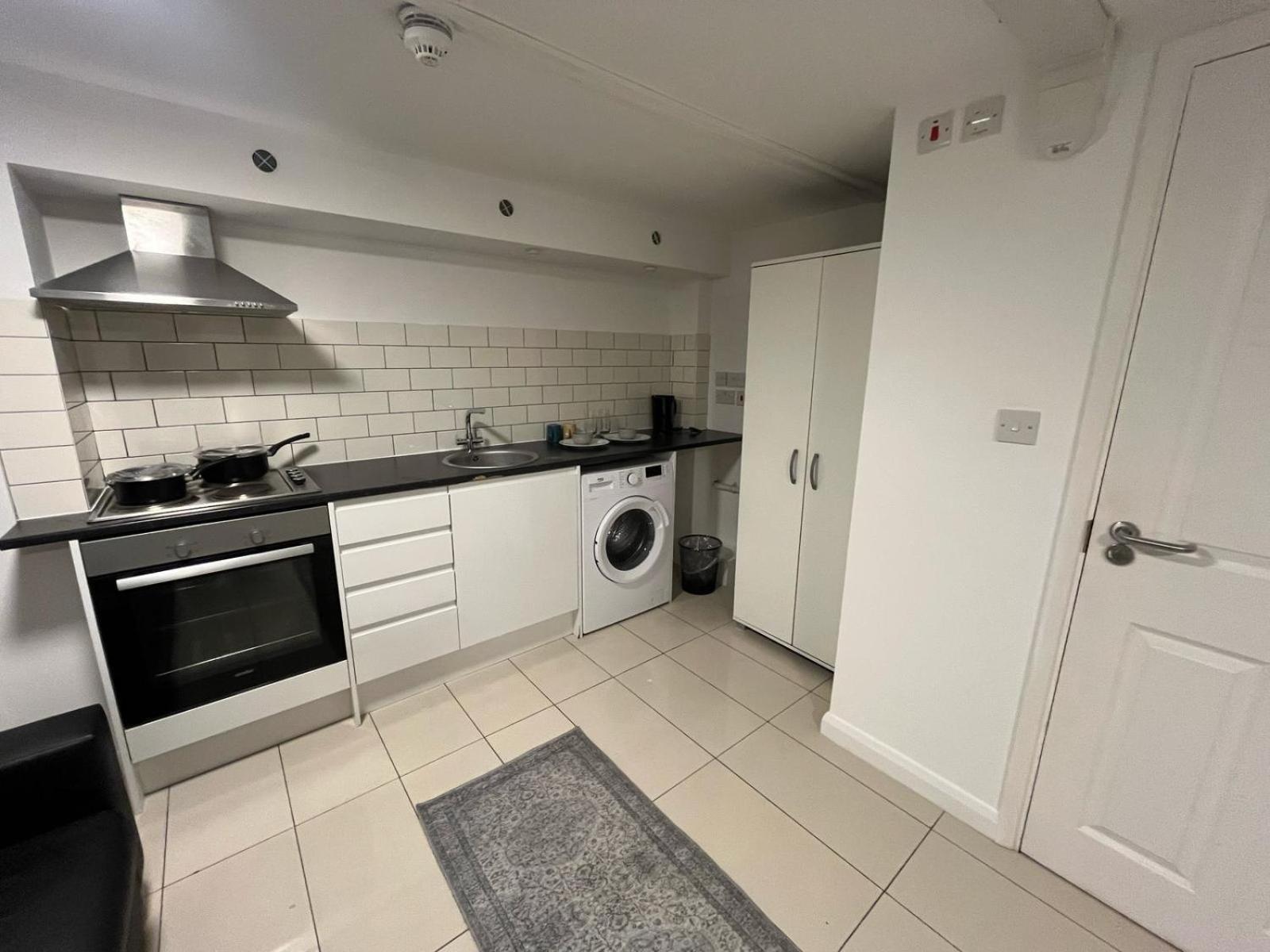 Modern Studios Queenspark London Phòng bức ảnh